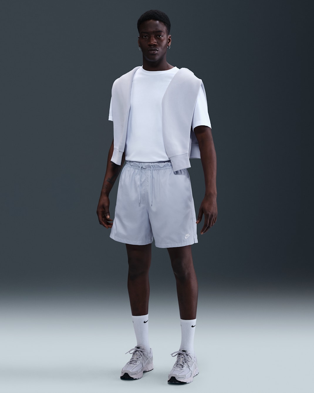 Nike Club Men's Woven Flow Shorts - Ghost/White