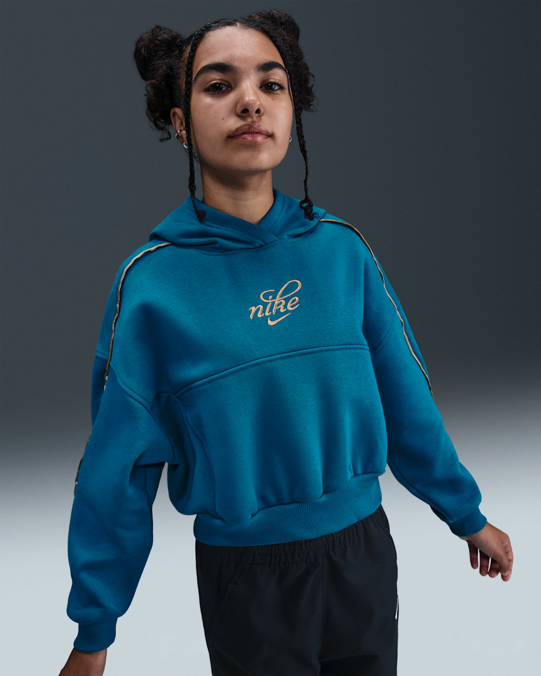 Sudadera con gorro de corte cuadrado para niña talla grande Nike Sportswear Club Fleece - Verde abismo/Oro metalizado