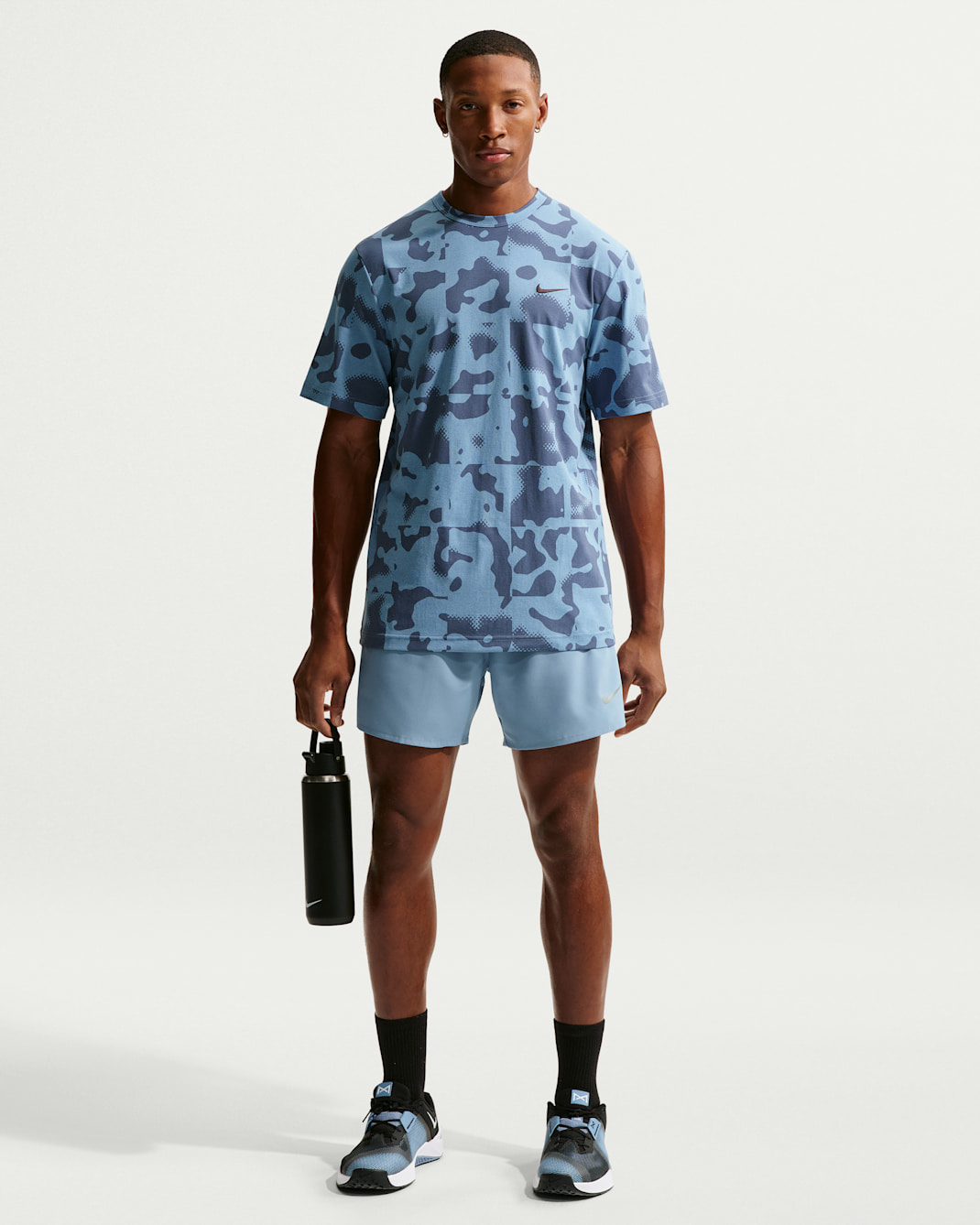 Calções versáteis 2 em 1 de 13 cm Dri-FIT Nike Challenger para homem - Azul Work/Azul Work/Preto