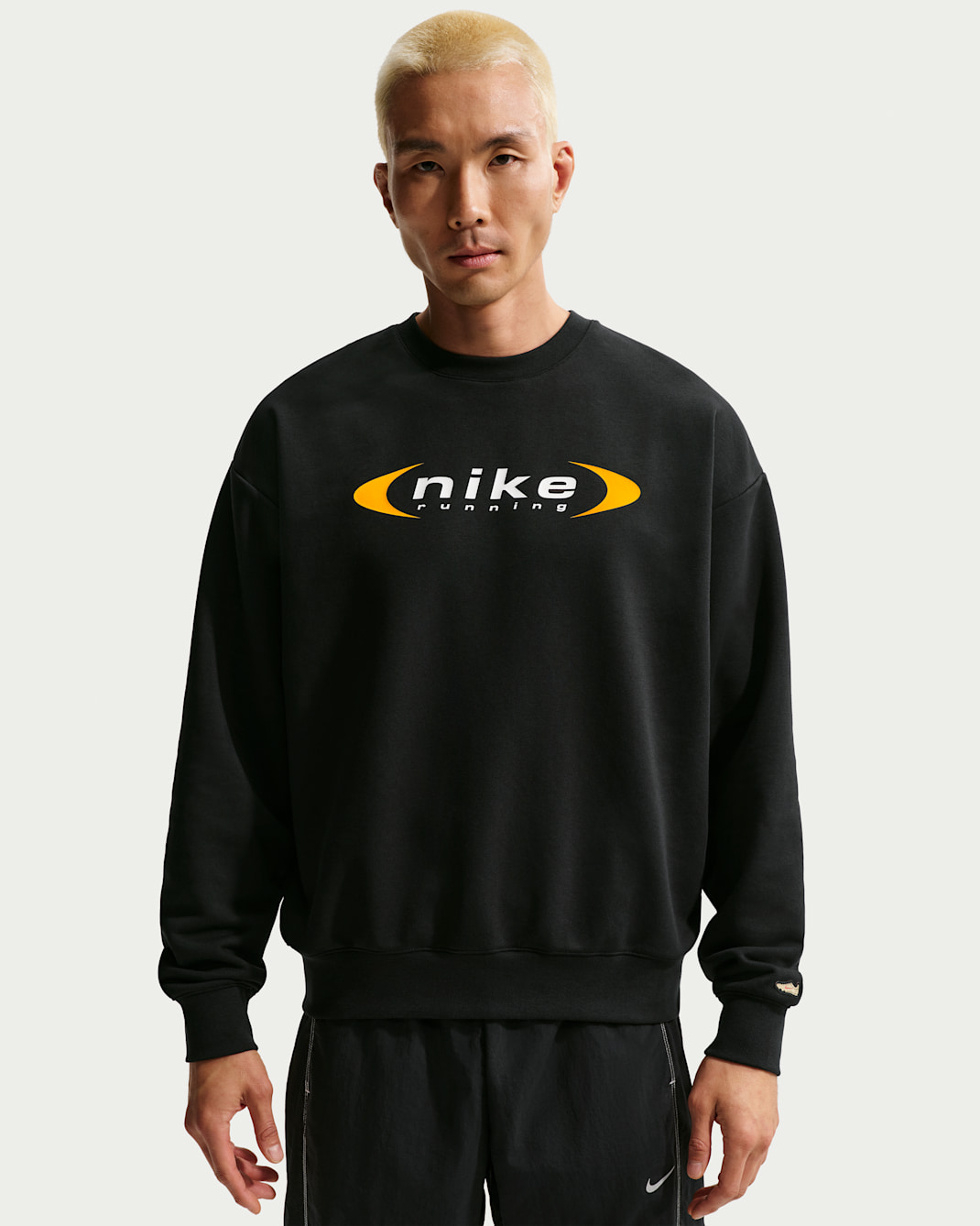 Sudadera de correr de cuello redondo Dri-FIT para hombre Nike Retro - Negro