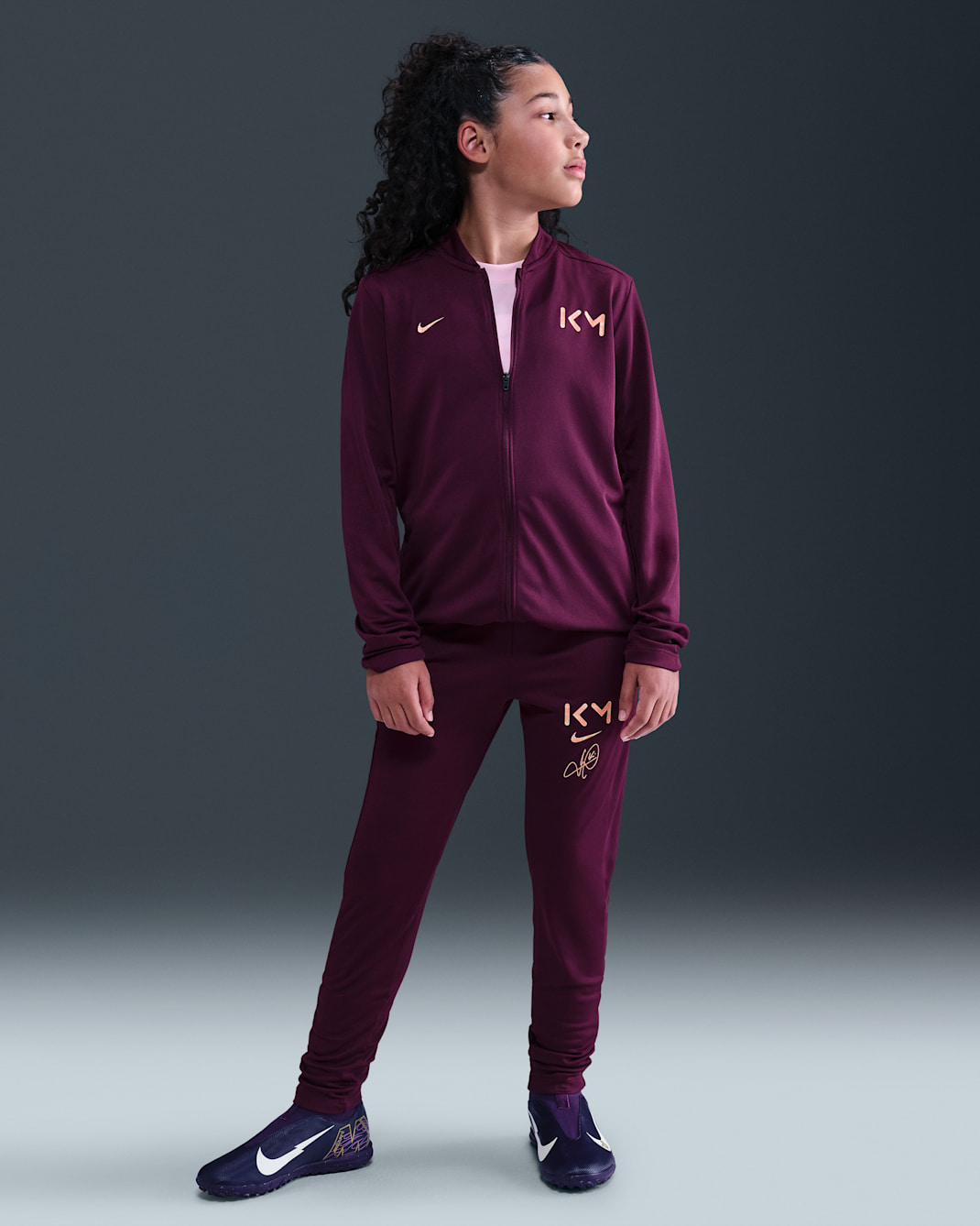 Kylian Mbappé Academy Older Kids' Nike Dri-FIT Football Tracksuit - Bordeaux/Bordeaux/Orange Pulse/Melon Tint