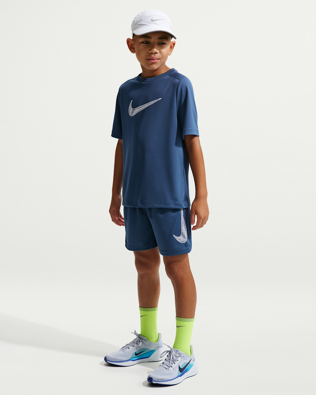 Nike Multi Older Kids' (Boys') Dri-FIT Training Shorts - Mystic Navy/White