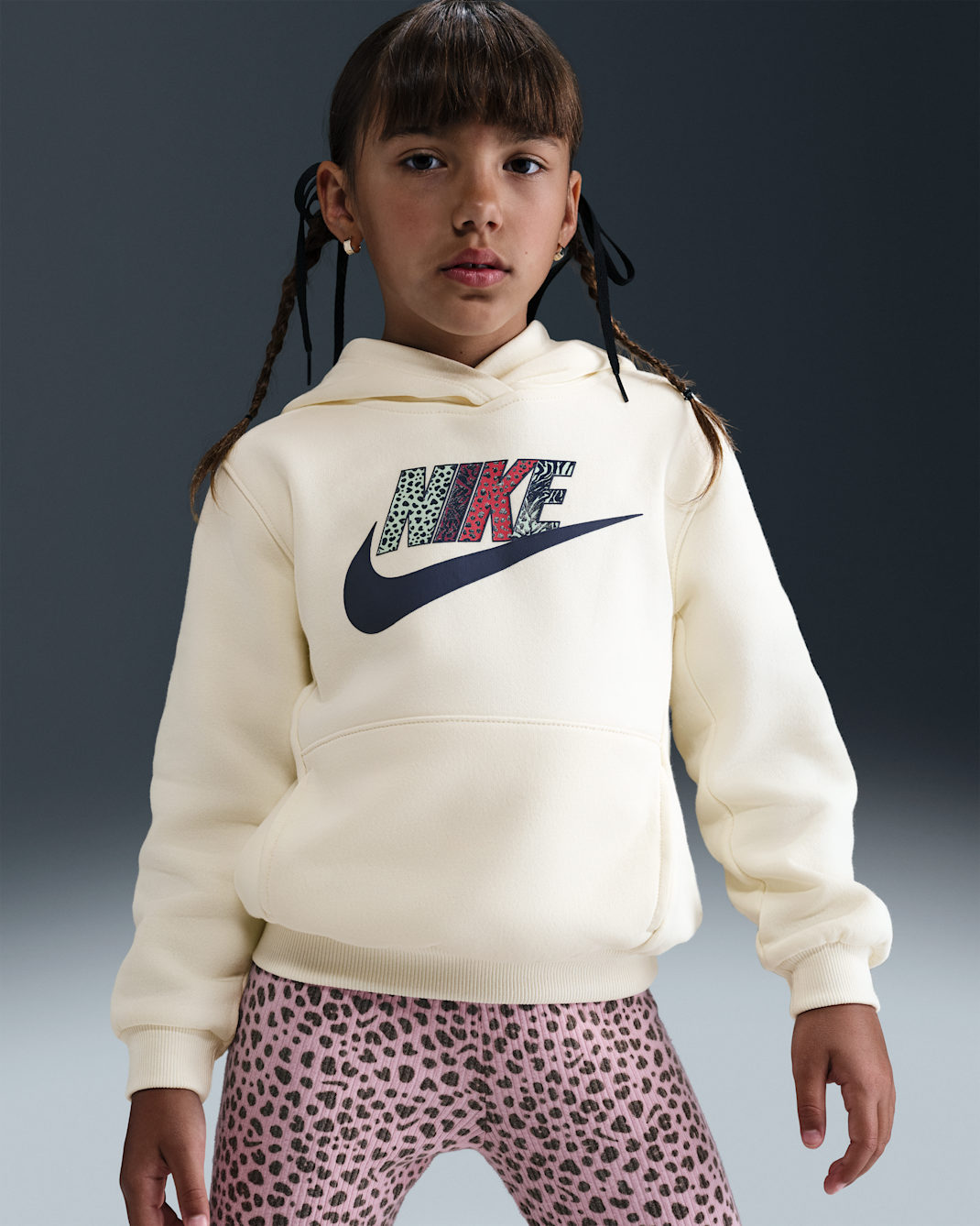 Sudadera con gorro sin cierre para niños talla pequeña Nike Wild Warmth - Perla suave