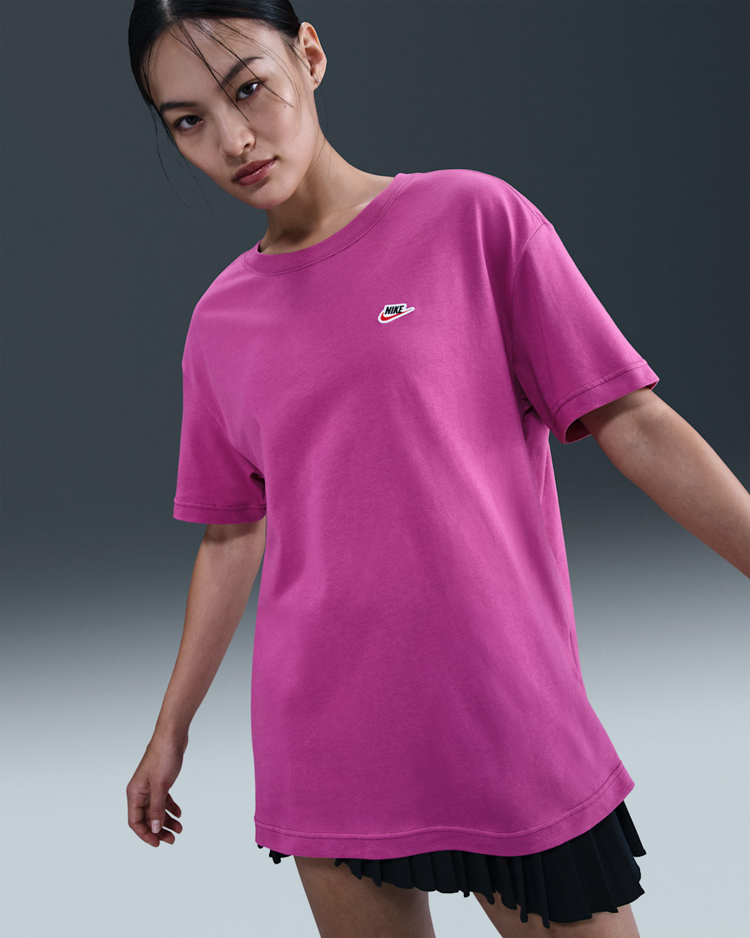 Playera para mujer Nike Sportswear - Fucsia cálido