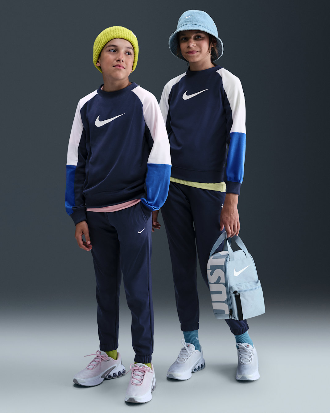 Nike Sportswear Dri-FIT Trainingsanzug (ältere Kinder) - Midnight Navy/Weiß/Game Royal/Weiß