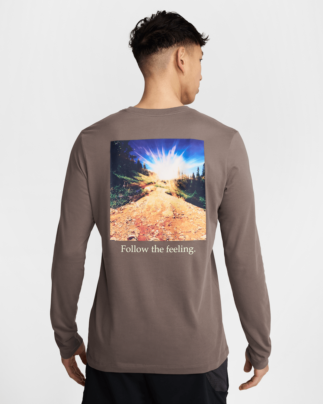 Playera de correr de manga larga Dri-FIT para hombre Nike Trail - Cueva