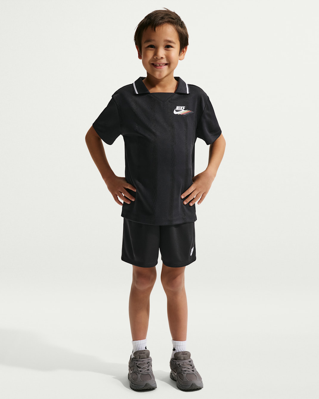 Nike Sportswear Little Kids' Victory Lap 2-Piece Mesh Shorts Set - Black