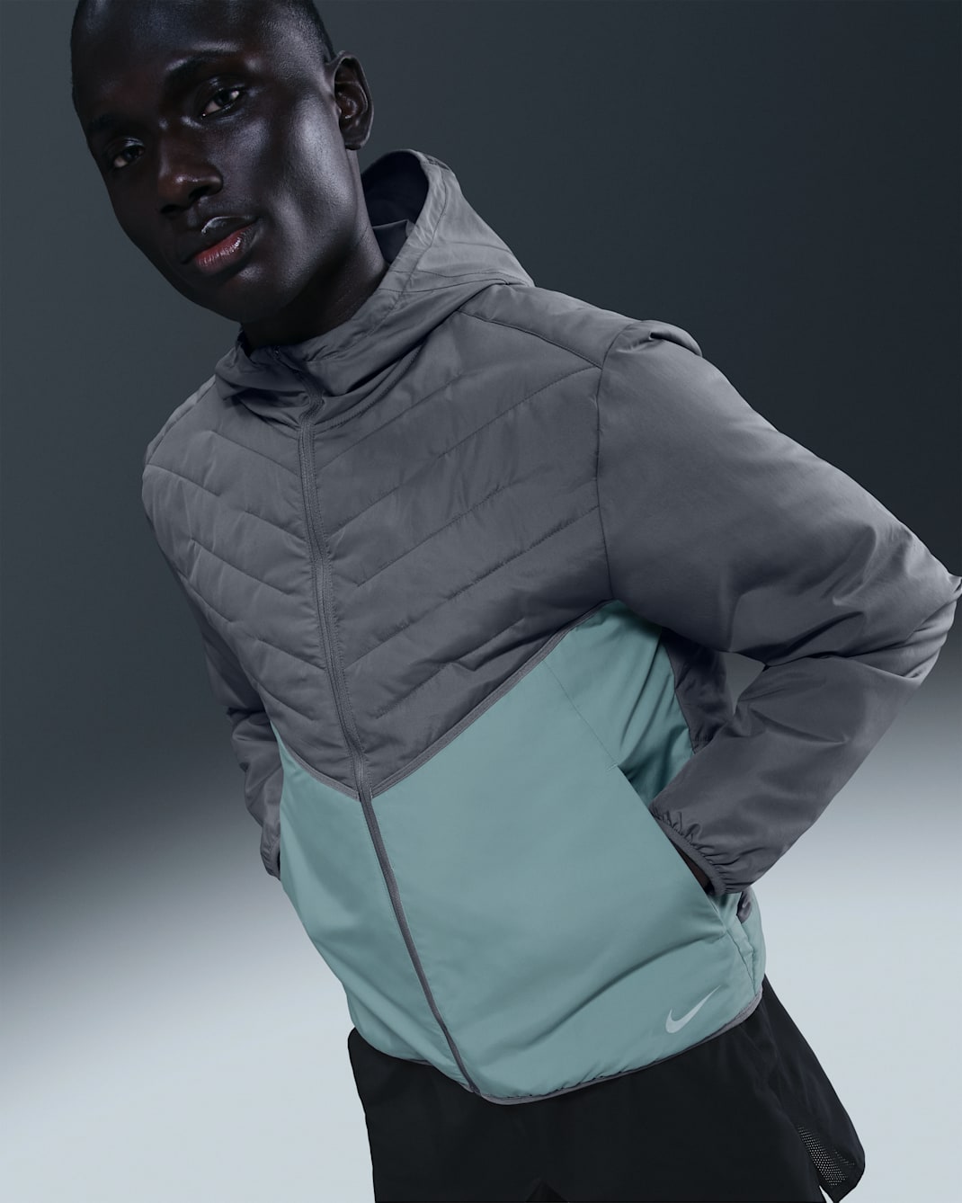 Nike Herren-Laufjacke mit Synthetik-Füllung und Therma-FIT Repel - Smoke Grey/Cannon