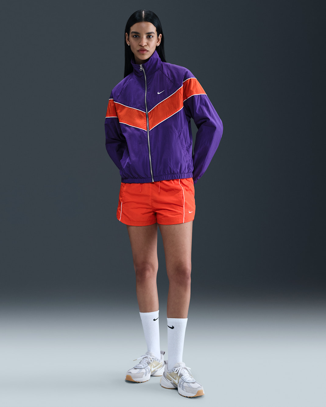 Nike Windrunner Women's Mid-Rise 2" Woven Shorts - Picante Red/Sail/Sail