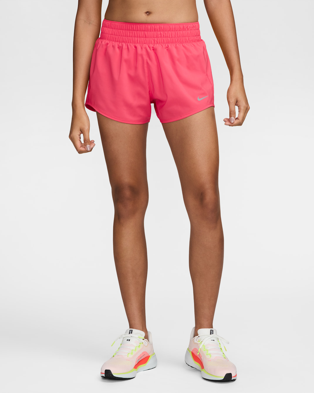 กางเกงขาสั้นเอวปานกลาง 3 นิ้วมีซับในผู้หญิง Nike Dri-FIT One - Aster Pink