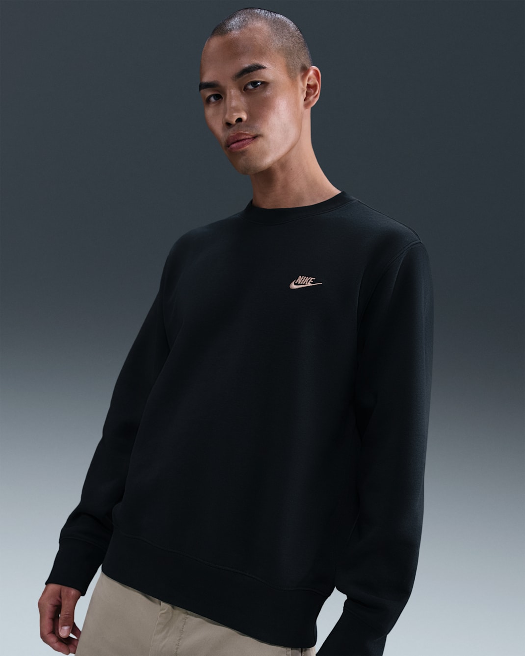 ナイキ スポーツウェア クラブ メンズ フリース クルーネック スウェットシャツ - ブラック/モスウッドブラウン