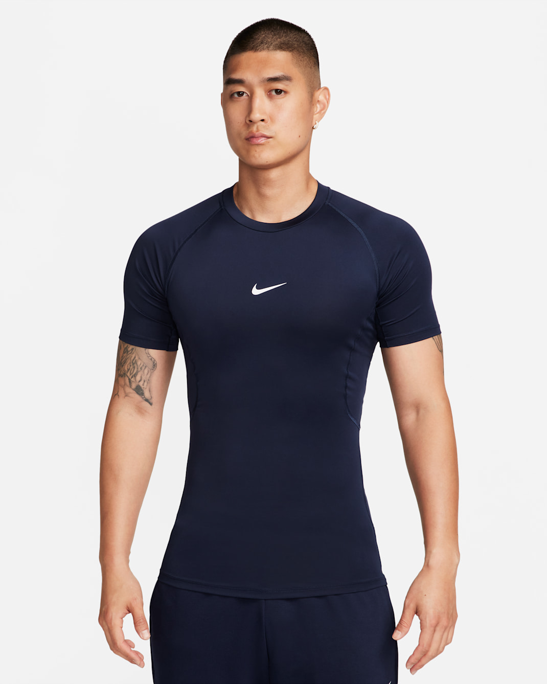เสื้อฟิตเนสแขนสั้นทรงรัดรูปผู้ชาย Dri-FIT Nike Pro - Obsidian/ขาว