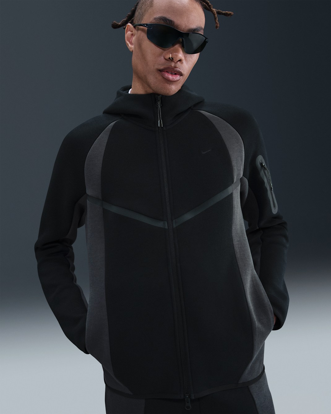 Chamarra Windrunner para hombre con tecnología Nike Tech de tejido Fleece con cierre completo y bloques de color - Negro/Antracita/Negro
