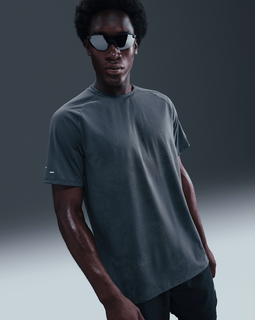 Nike Stride Dri-FIT ADV Kurzarm-Laufoberteil mit reflektierenden Akzenten (Herren) - Thunder Blue