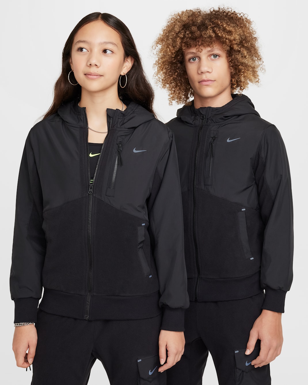 Nike Sportswear City Utility EasyOn Therma-FIT jakke i vinterutgave til store barn - Svart/Anthracite/Svart