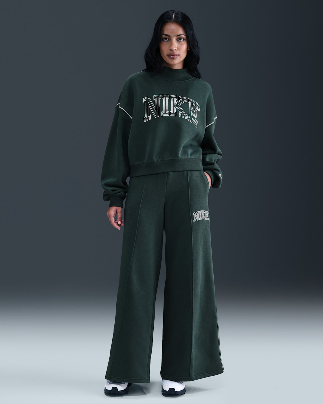 Nike Sportswear Phoenix Fleece Damen-Trainingshose mit weitem Bein - Seaweed