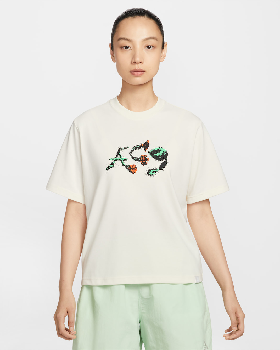 ナイキ ACG ウィメンズ ショートスリーブ Tシャツ - ペールアイボリー