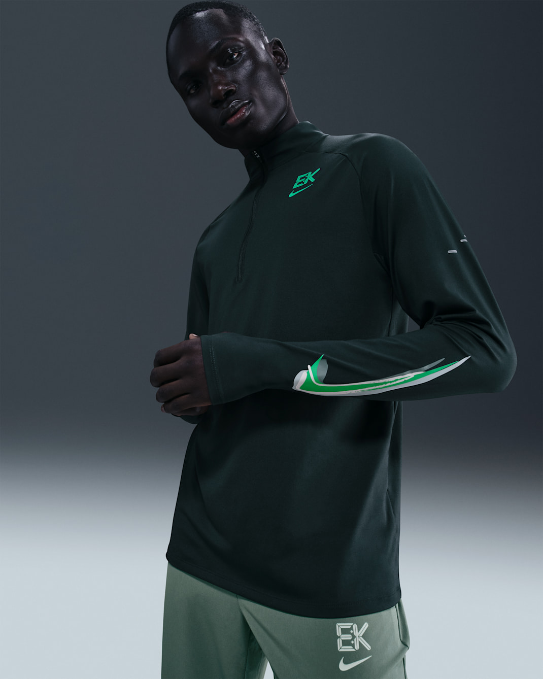 Nike Stride «Eliud Kipchoge» Dri-FIT løpeoverdel til herre, med glidelås fra brystet og opp - Seaweed/Green Shock