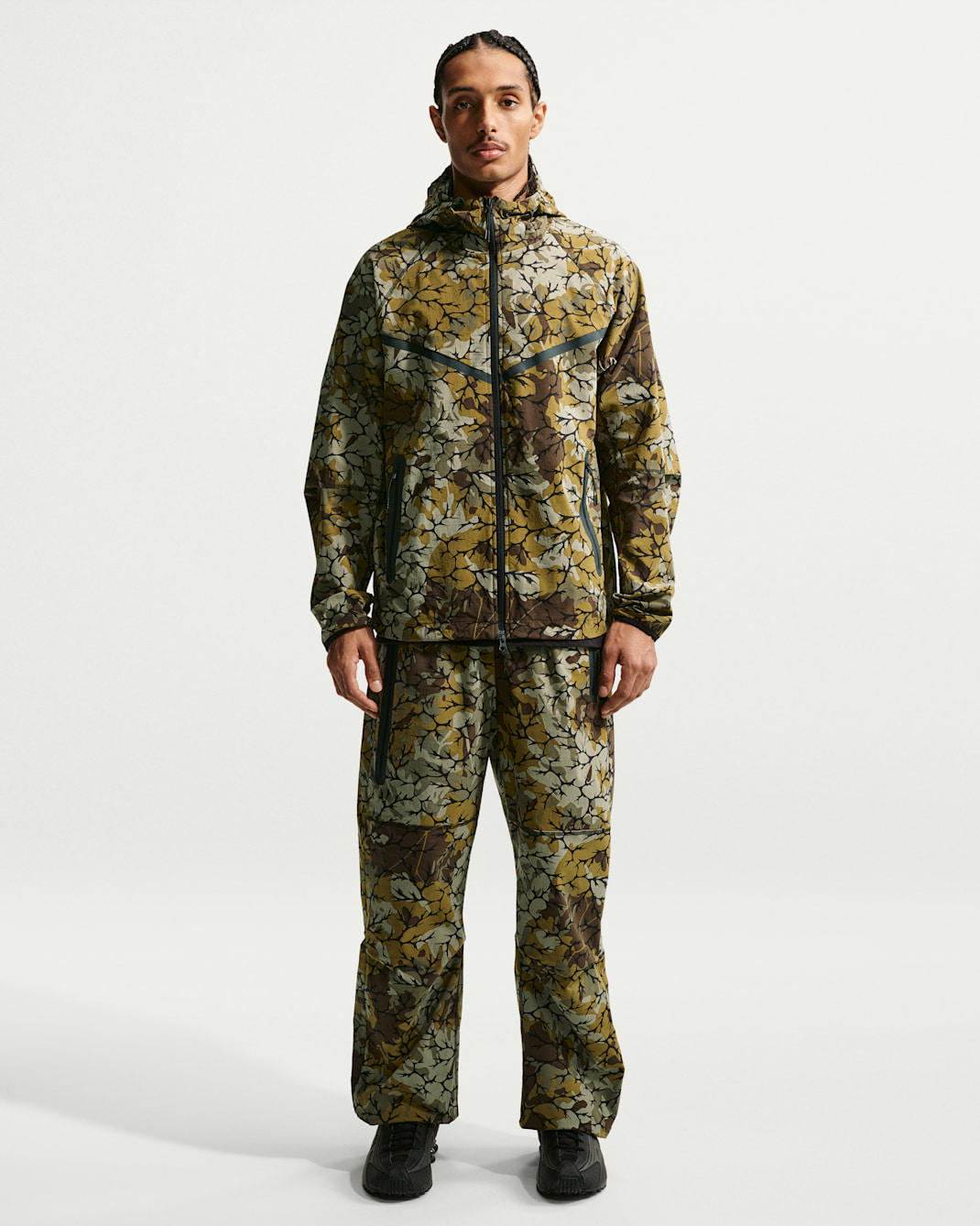 Nike Tech Men's Dri-FIT Woven Pants - Olive Flak/Black