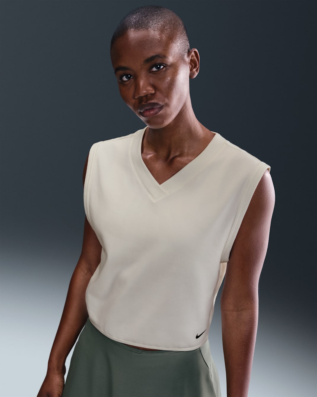 Dámská golfová vesta Nike s výstřihem do V - Sail/Dragon Red/Černá