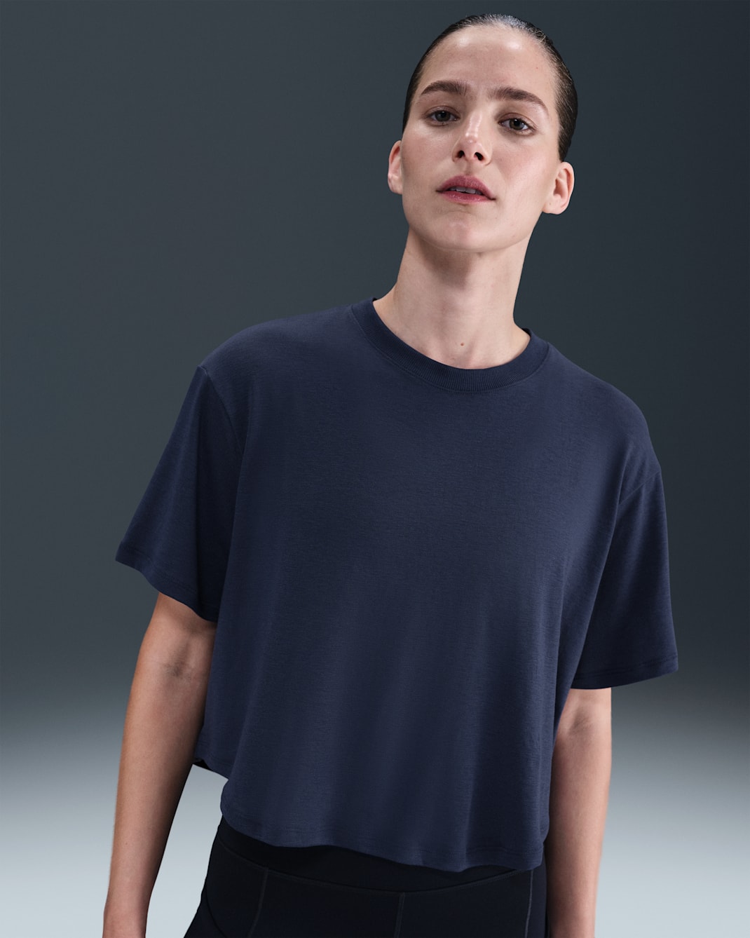 Nike One Relaxed Women's Dri-FIT Cropped Short-Sleeve Top - Midnight Navy/White