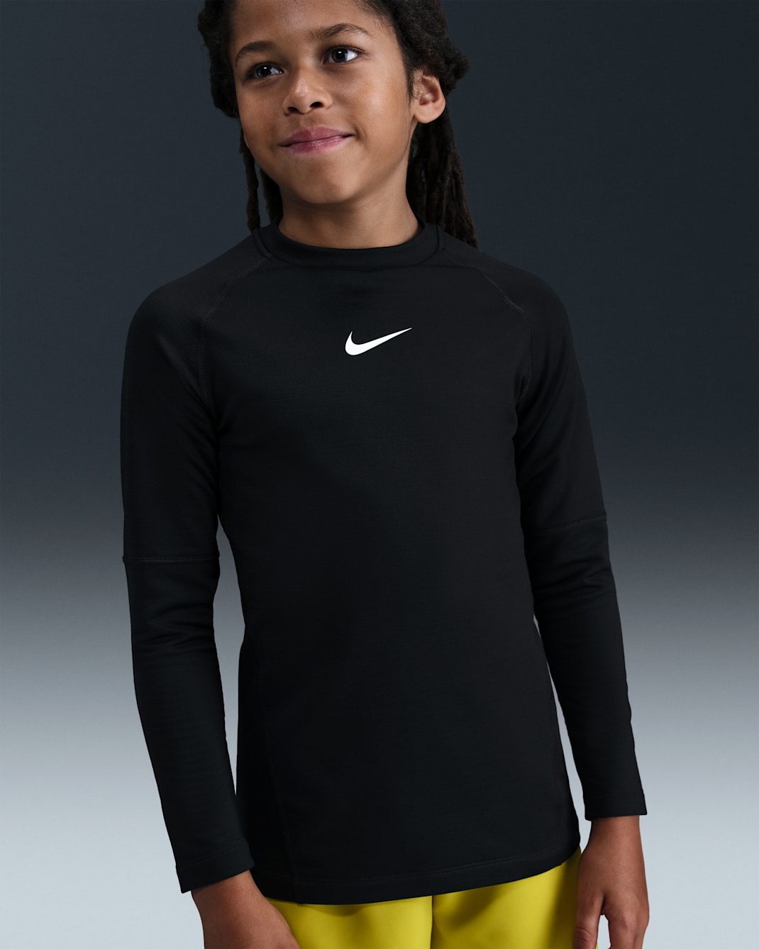 Playera de cuello redondo y manga larga Dri-FIT para niño talla grande Nike Pro - Negro/Blanco