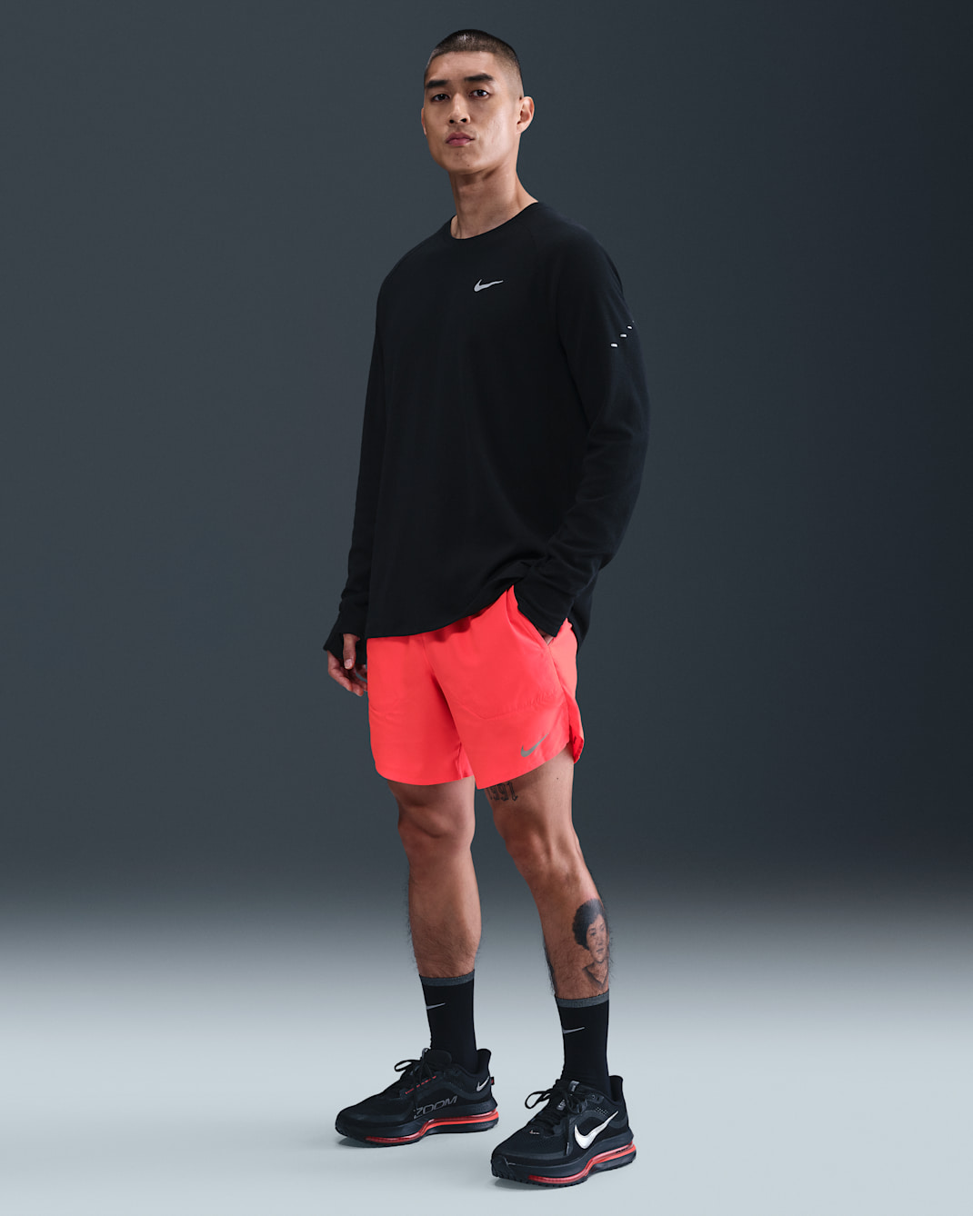 Nike Dri-FIT Stride 男款 7" 隱藏式內裡跑步短褲 - Bright Crimson/黑色