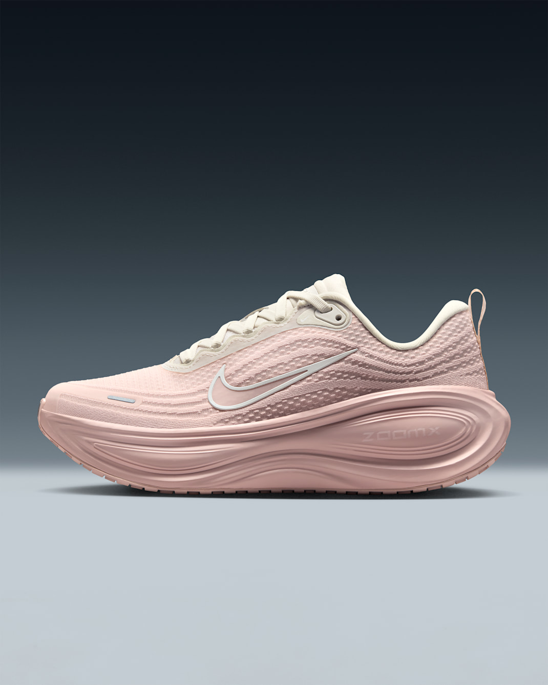 Tenis de correr en pavimento para mujer Nike Vomero Plus - Rojo sedimento/Hueso claro/Plata metalizado/Fantasma