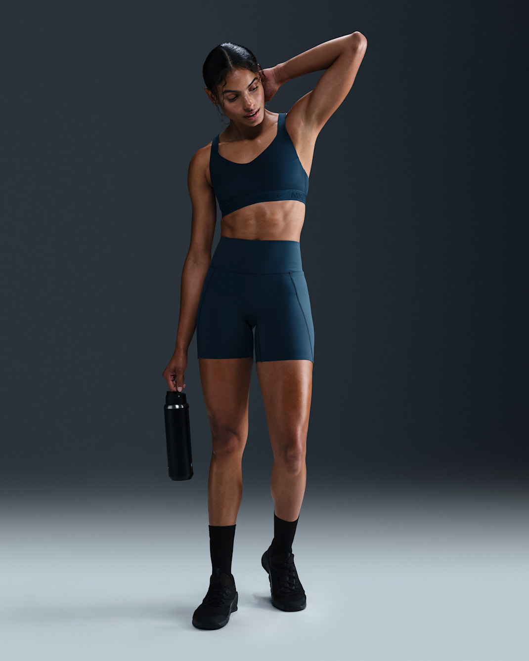 Shorts de ciclismo de tiro alto de 13 cm sin costura frontal para mujer Nike Universa - Azul marino militar/Antracita/Azul grieta