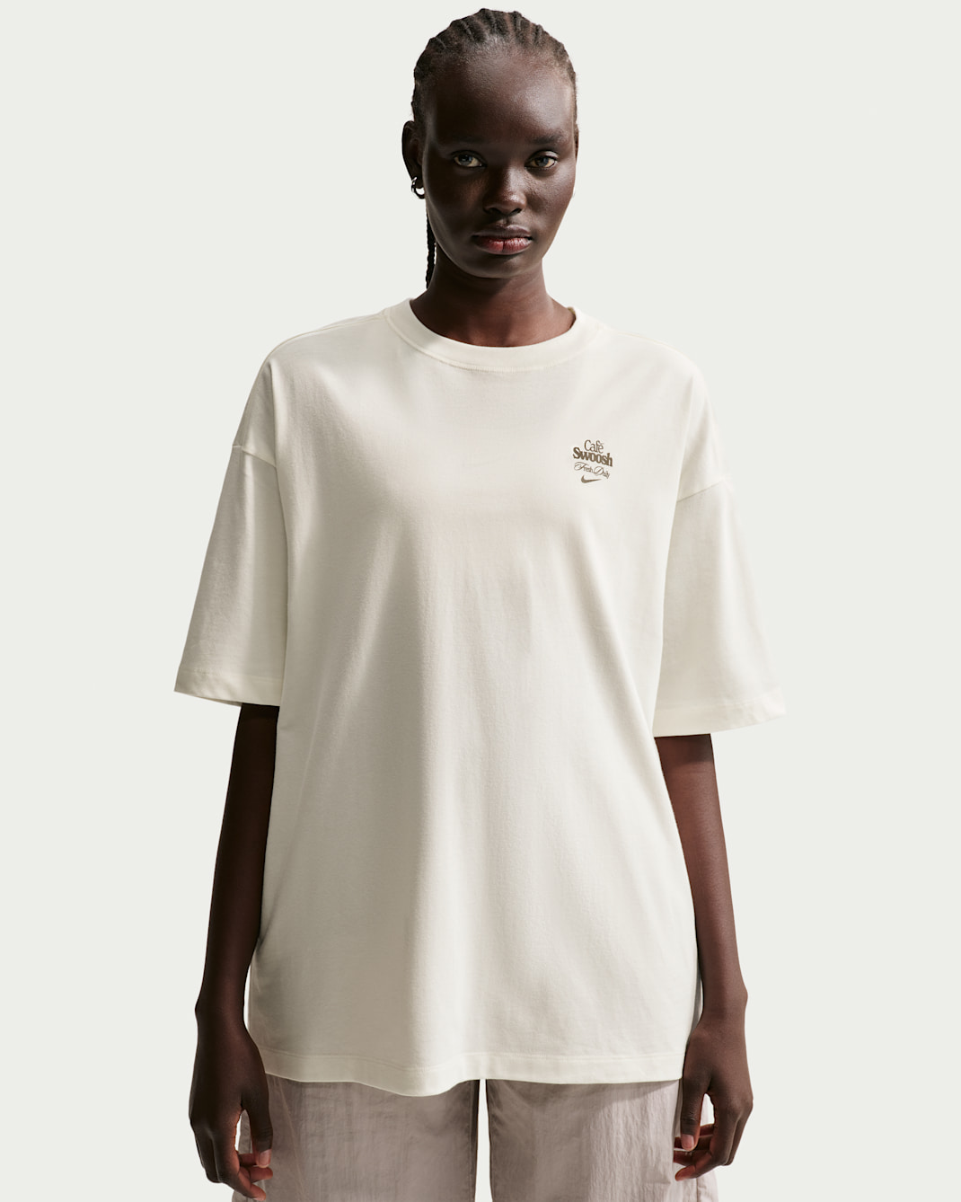 Playera de manga corta oversized para mujer Nike Sportswear - Vela/Avellana oscuro/Avellana oscuro