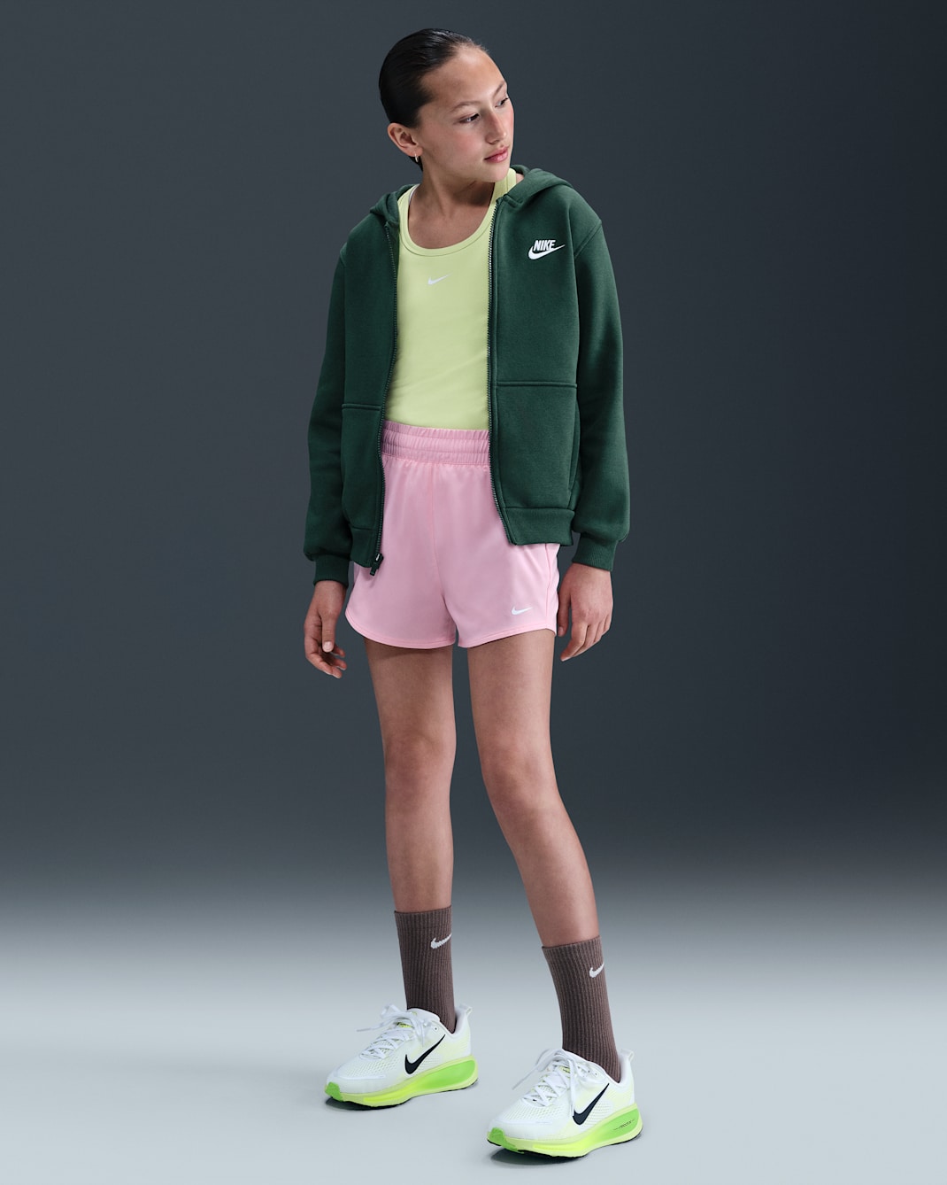 Vævede Nike One-Dri-FIT-træningsshorts med høj talje til større børn (piger) - Medium Soft Pink/hvid