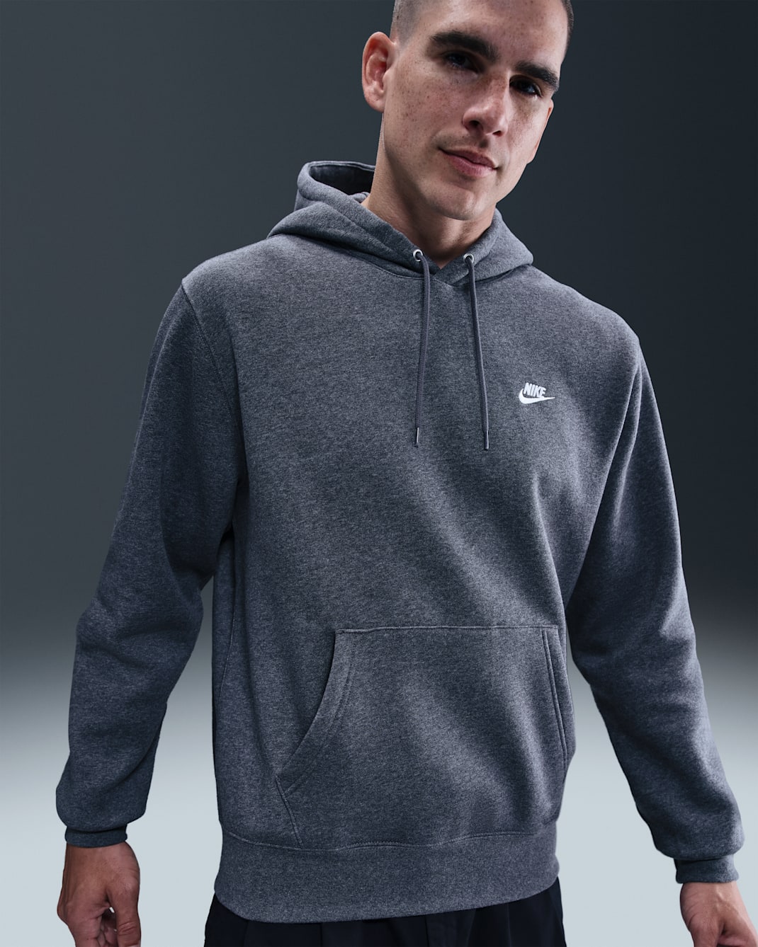 Sweat à capuche en Fleece Nike Club pour homme - Charcoal Heather/Iron Grey/Blanc