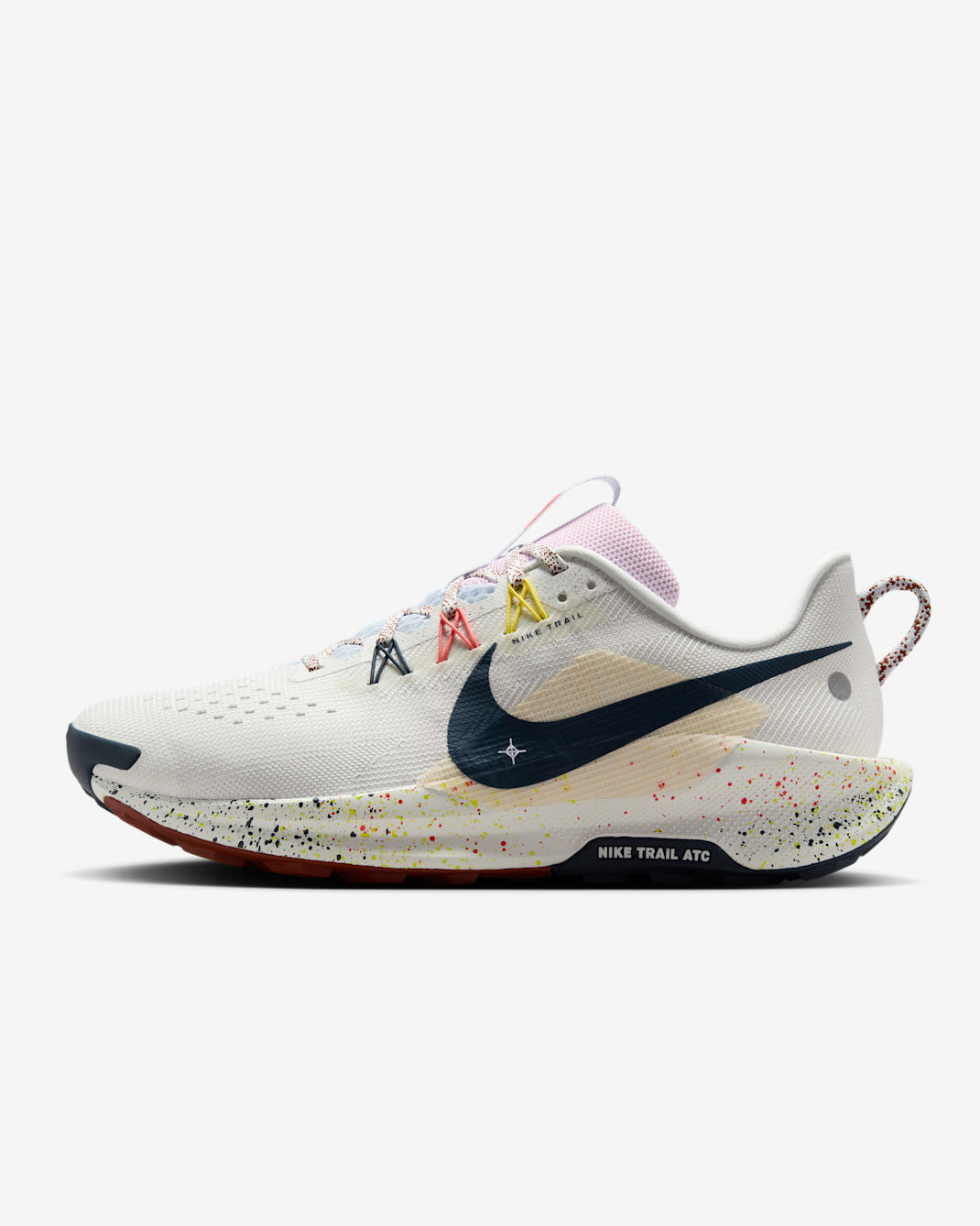 Tenis de trail running para hombre Nike Pegasus Trail 5 - Blanco cumbre/Gris fútbol/Espuma rosa/Azul marino militar