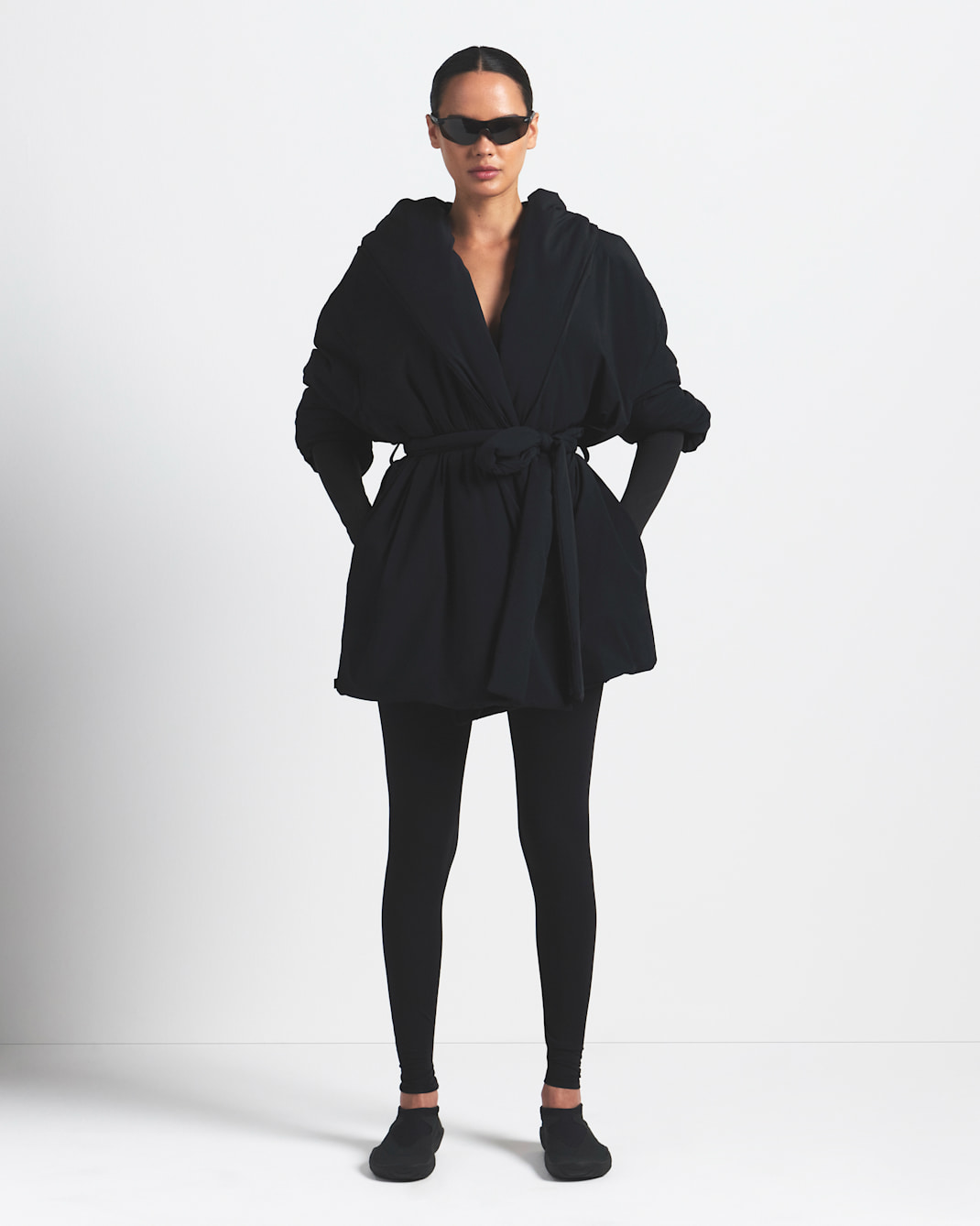 Abrigo cruzado NikeSKIMS para mujer de tejido Woven de nylon - NSKM OBSIDIAN/NSKM OBSIDIAN