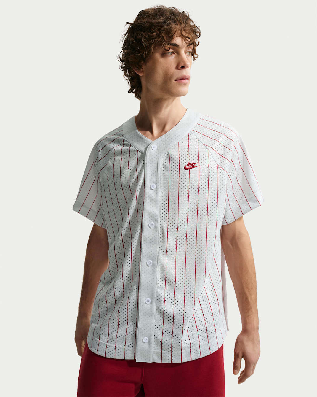Nike Sportswear Club Men's Jersey - Photon Dust/Team Crimson