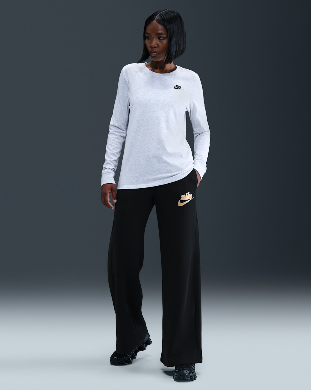 Nike Sportswear Club Fleece Women's Mid-Rise Wide-Leg Pants - Black/Metallic Gold