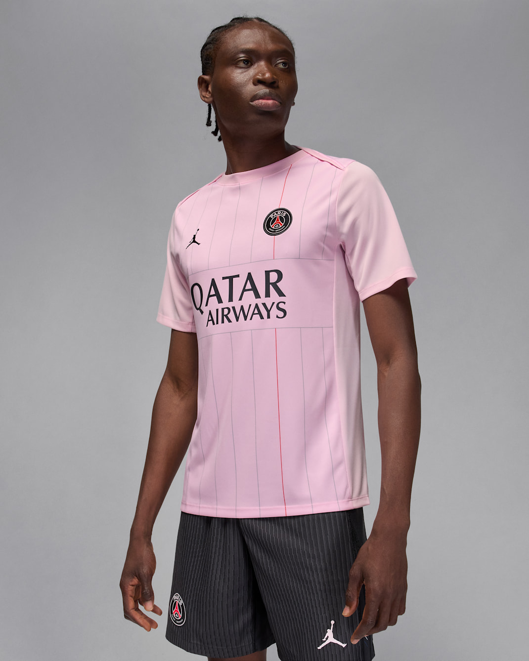 Playera de fútbol Jordan Dri-FIT para antes del partido para hombre Paris Saint-Germain Academy Pro Fourth - Espuma rosa/Gris partícula/Sombrío apagado