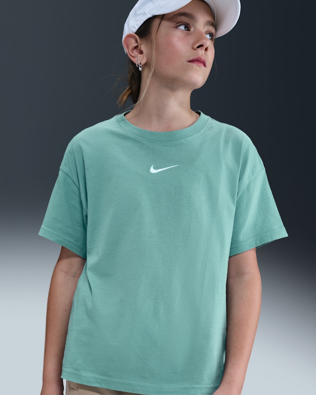 Playera para niña talla grande Nike Sportswear Essential - Cañón
