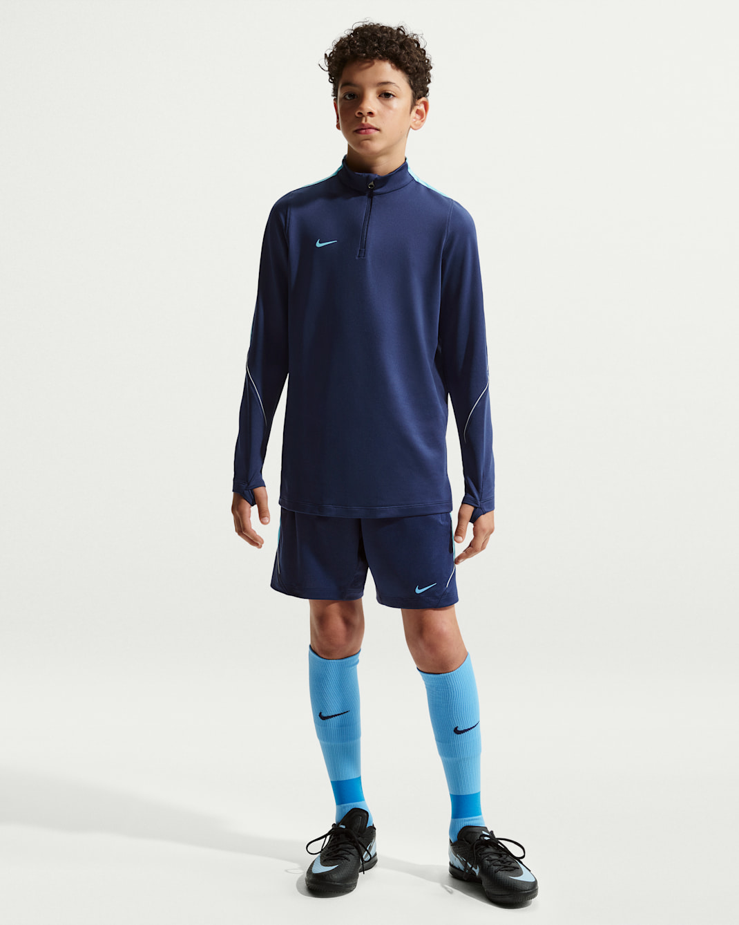 Fotbalové šortky Nike Strike Dri-FIT pro větší děti - Midnight Navy/Vivid Sky/Vivid Sky/Vivid Sky