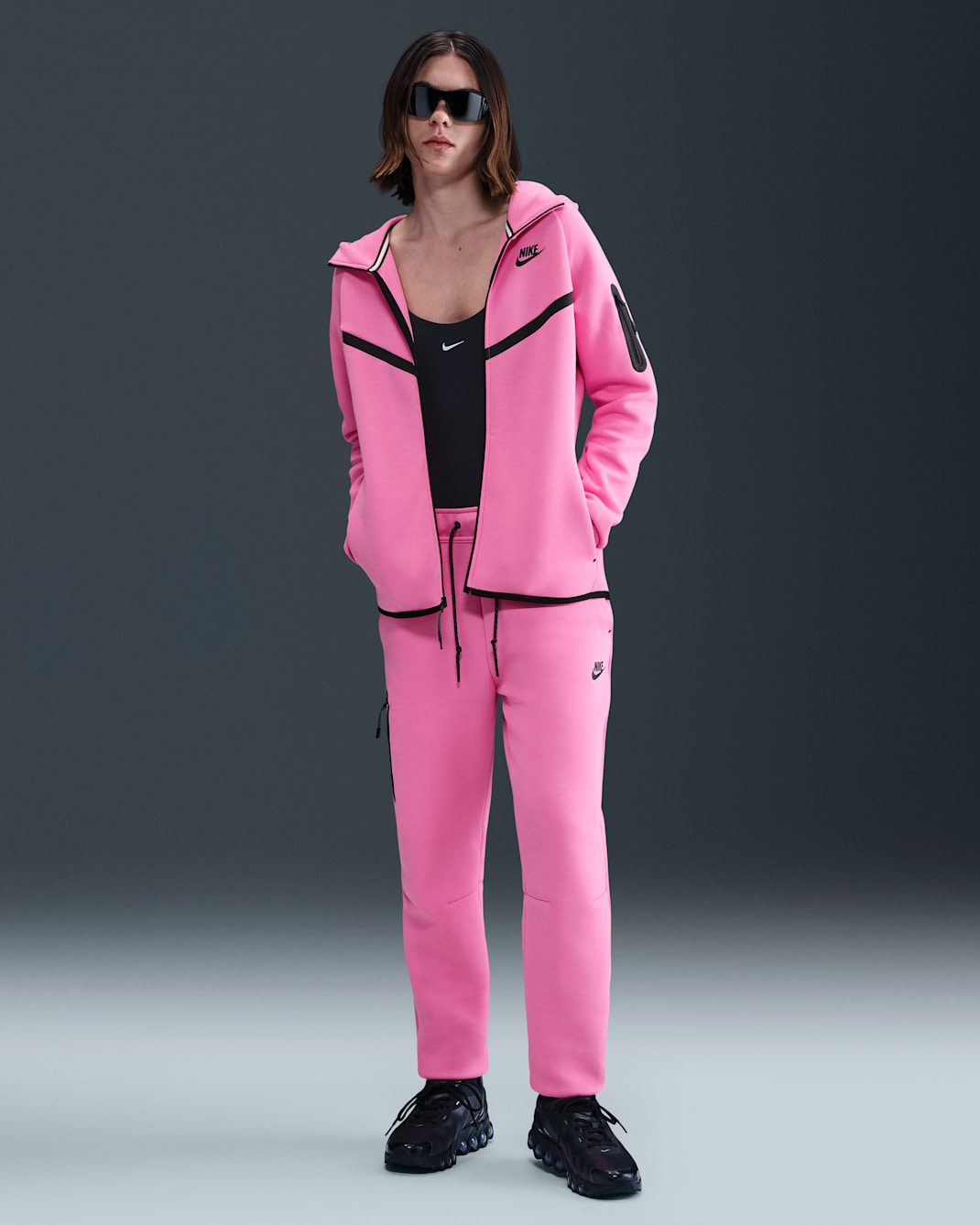 Nike Sportswear Tech Fleece középmagas derekú női szabadidőnadrág - Playful Pink/Fekete