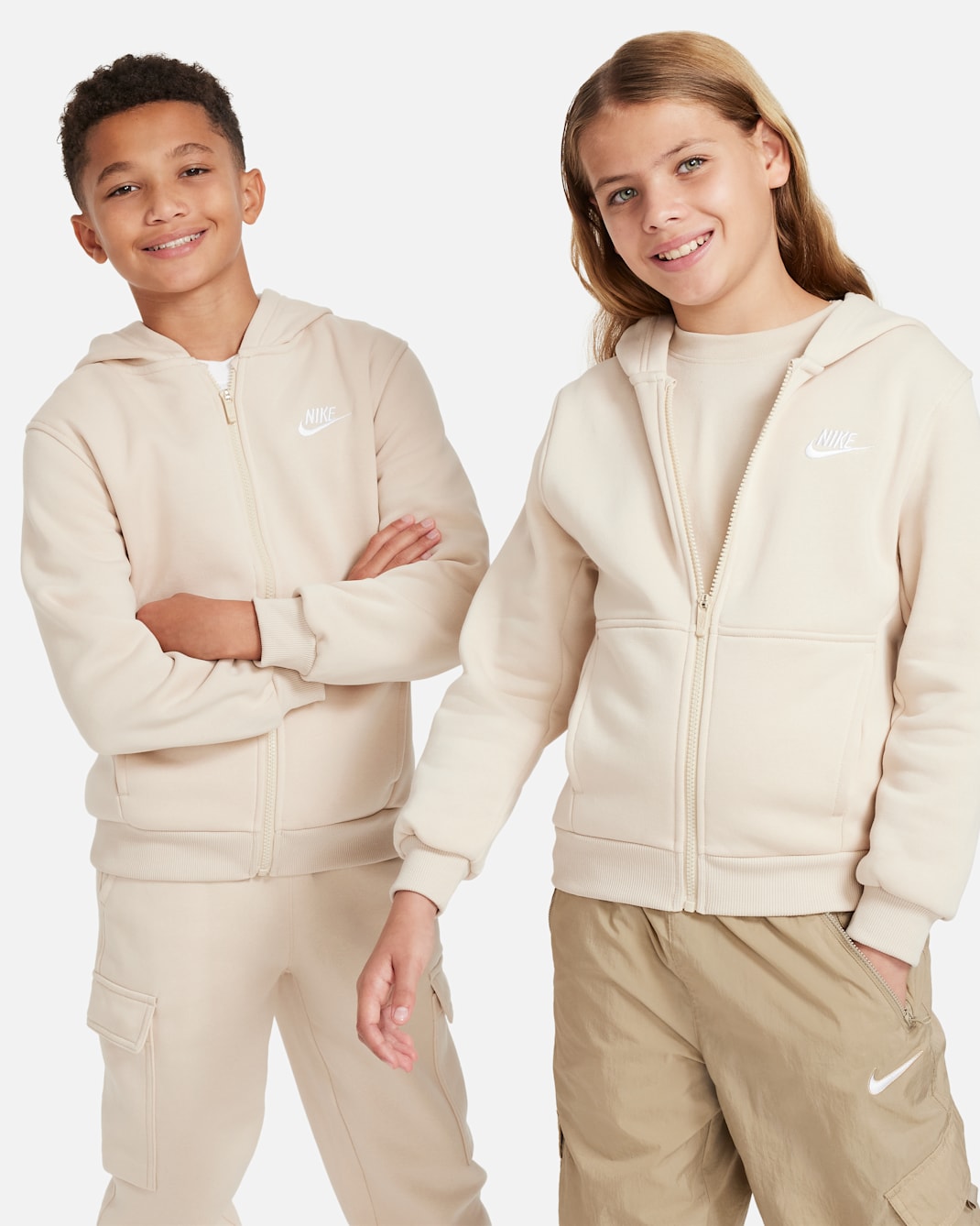 Nike Sportswear Club Fleece Older Kids' Full-Zip Hoodie - Sand Drift/White
