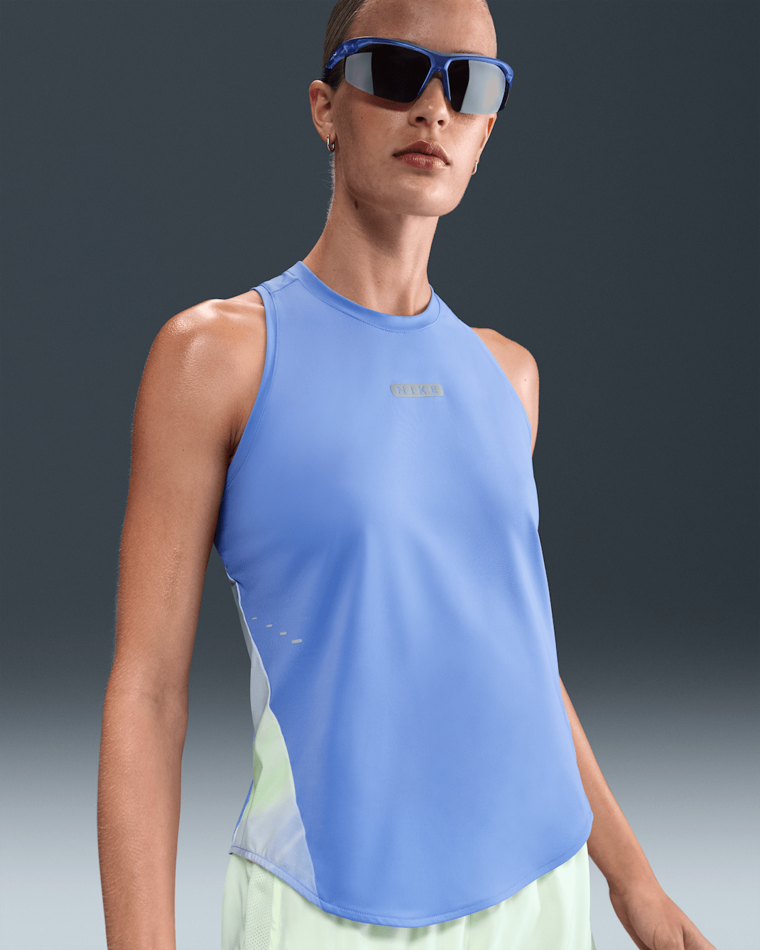 เสื้อกล้ามวิ่งผู้หญิง Dri-FIT Nike Swift - Royal Pulse