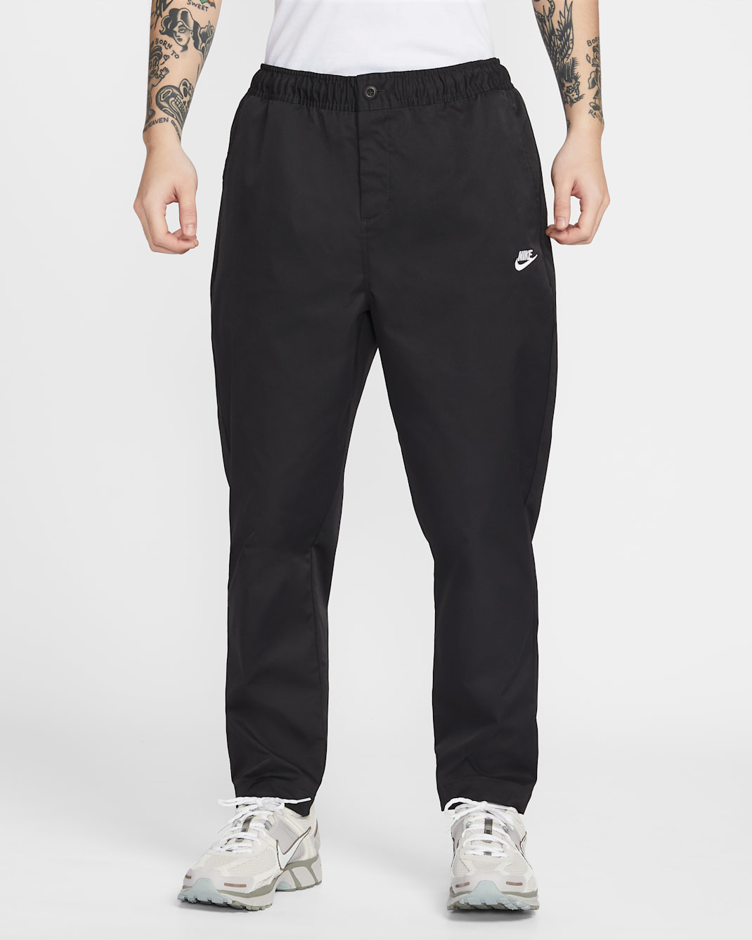 Nike Club Men's Woven Tapered Trousers - Black/White