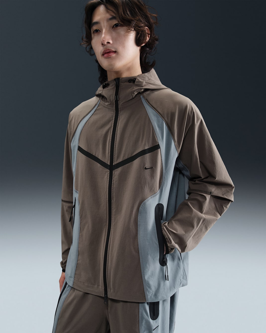 ナイキ テック メンズ Dri-FIT ウーブン カラーブロック ルーズ オーバーサイズド ジャケット - ケイブストーン/クールグレー/ブラック