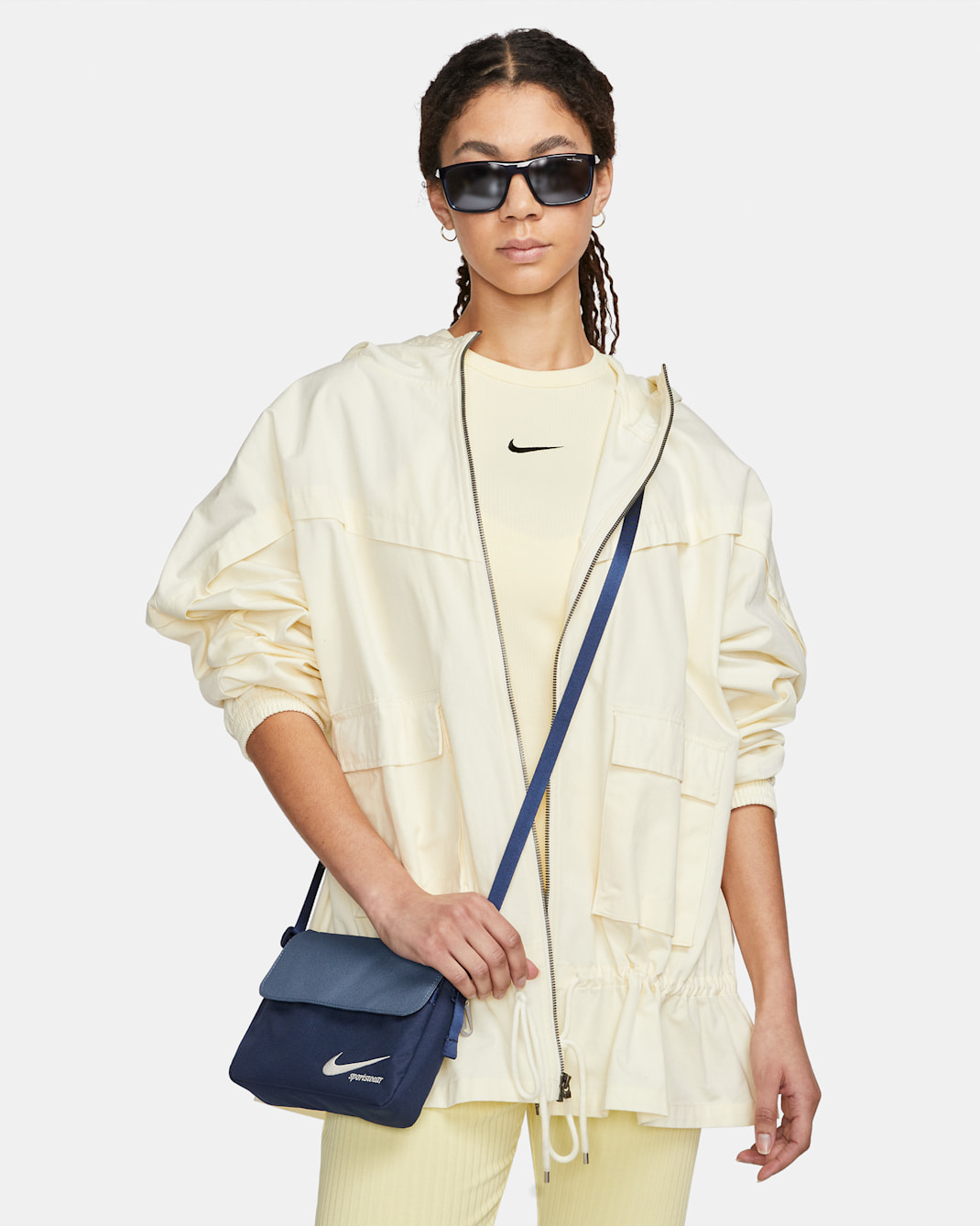 Nike Sportswear Futura 365 斜背包 (3 公升) - Midnight Navy/Diffused Blue/Sail