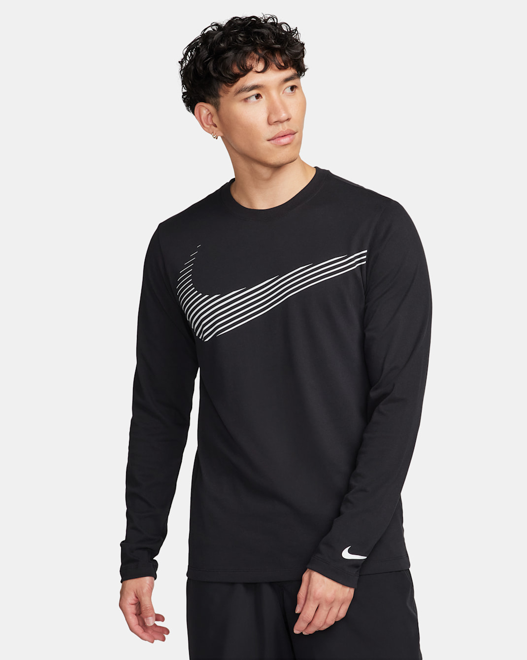 เสื้อยืดฟิตเนสแขนยาวผู้ชาย Dri-FIT Nike - ดำ