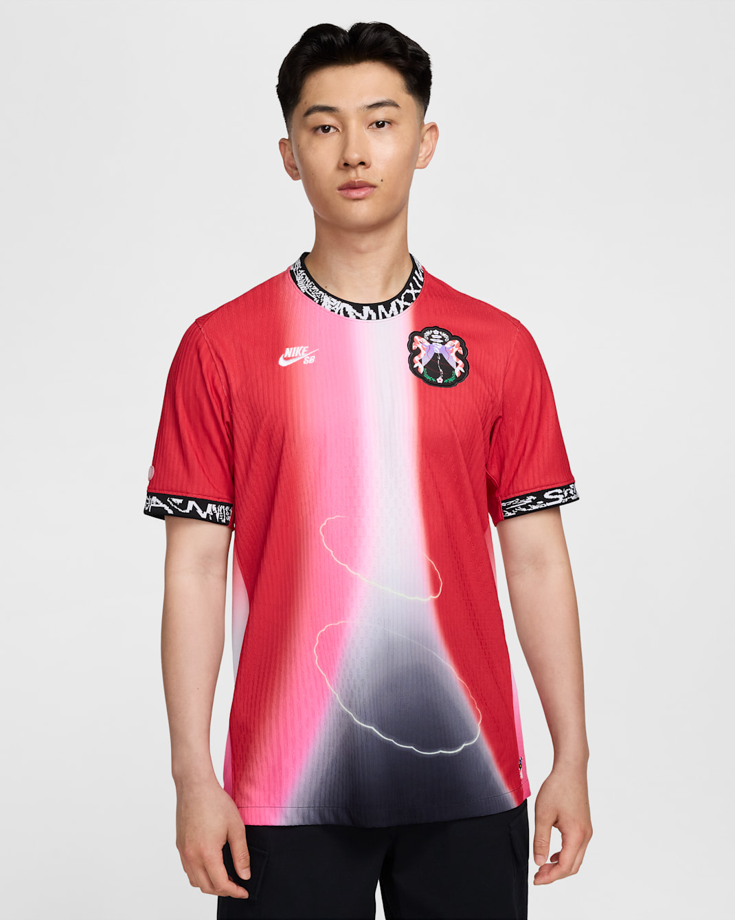 ナイキ SB 日本 メンズ Dri-FIT ADV ショートスリーブ スケートボードジャージー - ユニバーシティレッド/ブラック/ホワイト/ホワイト