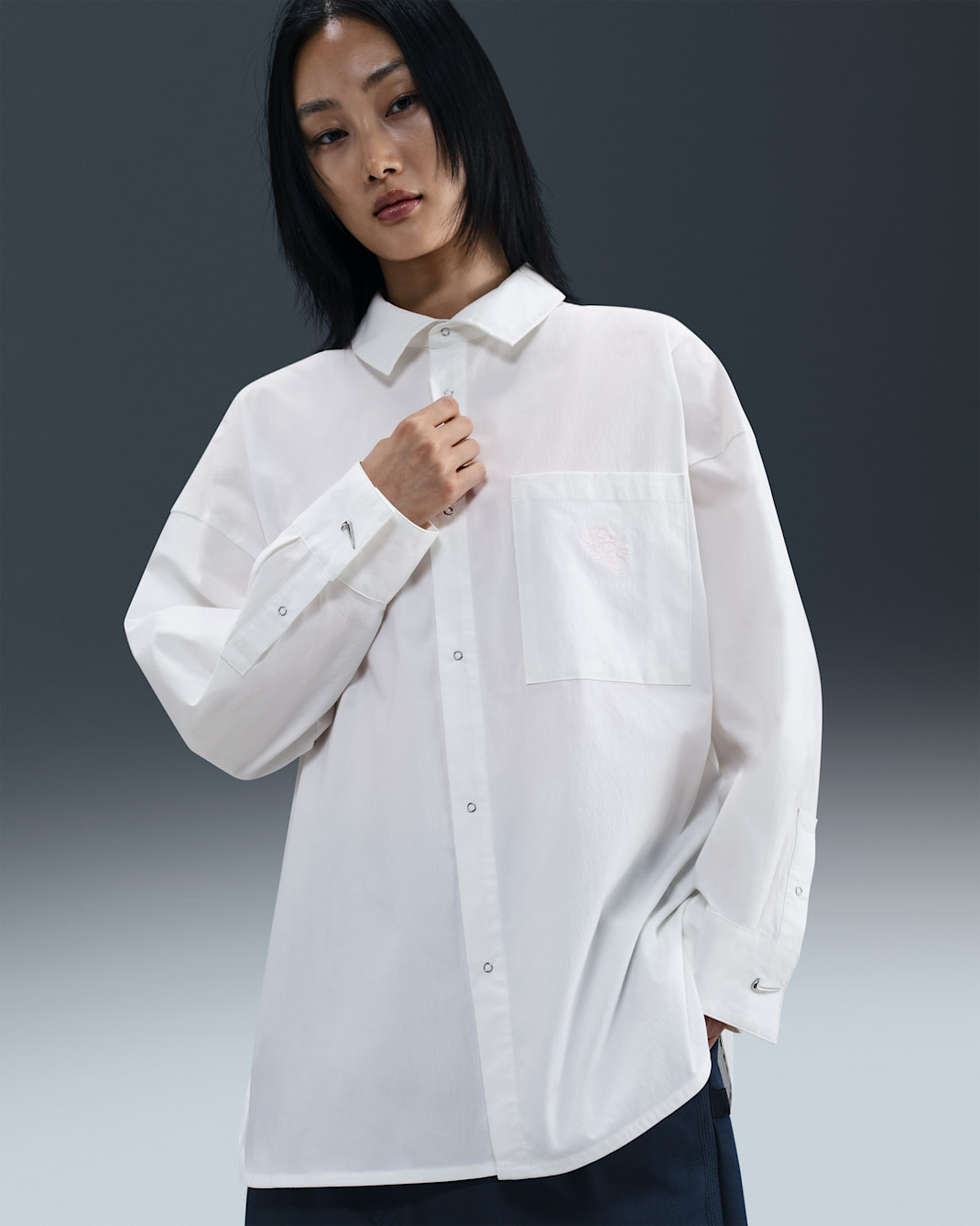 Nike Sportswear Chill Poplin Women's Loose Long-Sleeve Button-Down Top - White/Pink Foam