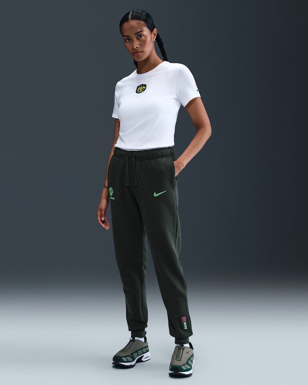 Australia Club Women's Nike Football Fleece Mid-Rise Pants - Night Forest/Poison Green