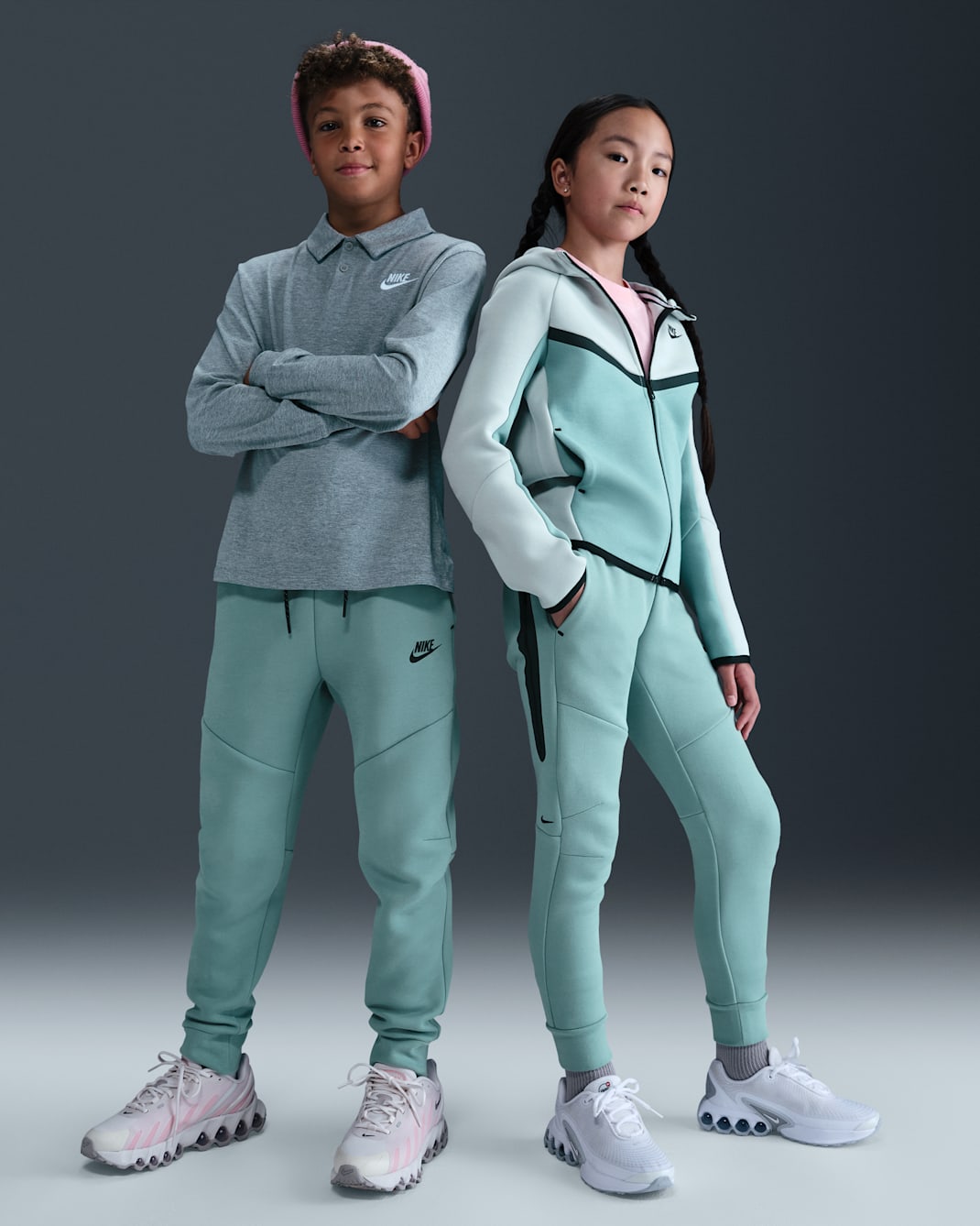 Nike Sportswear Tech Fleece joggebukse for store barn - Cannon/Svart/Svart